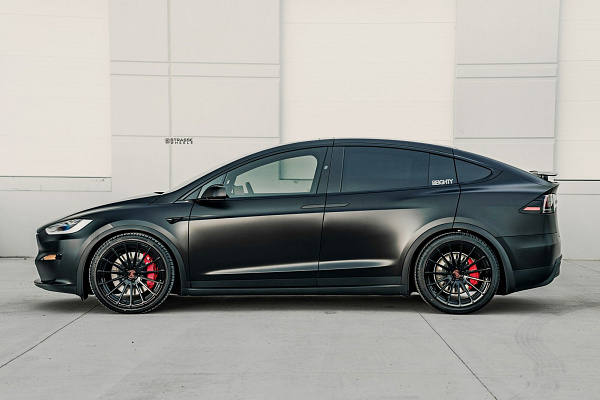 Фото дисков Strasse Wheels SV15 Deep Concave Duoblock Черный глянец на Tesla Model X