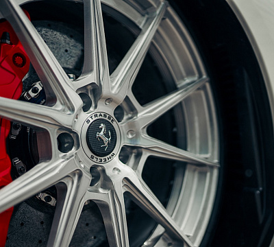 Фото дисков Strasse Wheels SV10 Deep Concave Duoblock на Ferrari 488
