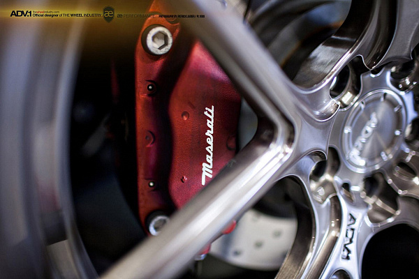Фото дисков ADV.1 ADV5.0 M.V2 SL Глянцевый темный лак на Maserati GranTurismo I