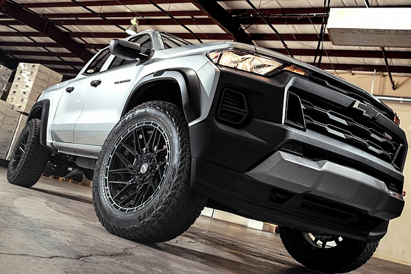 Фото дисков 4PLAY 4PS28 Черный глянец на Chevrolet Colorado