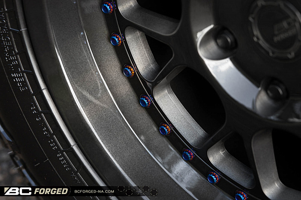 Фото дисков BC Forged LE72 // MLE72 Глянцевый темный лак на Lexus GX II