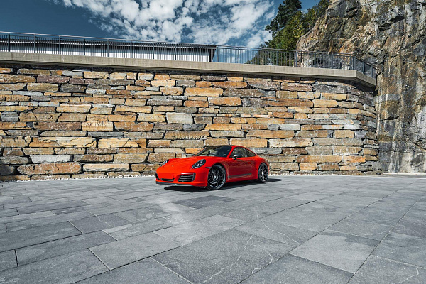 Фото дисков HRE FF01 Черный сатин на Porsche 911 VII