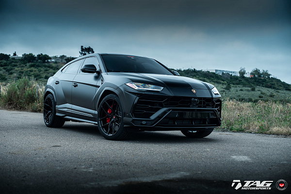 Фото дисков Vossen S21-01 Черный глянец на Lamborghini Urus