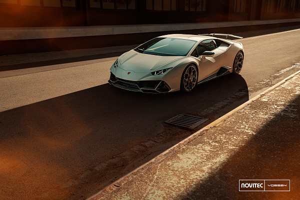 Фото дисков NOVITEC NL4 Сатиновый темный лак на Lamborghini Huracan