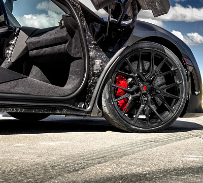 Фото дисков Vossen M-X3 на McLaren 720S