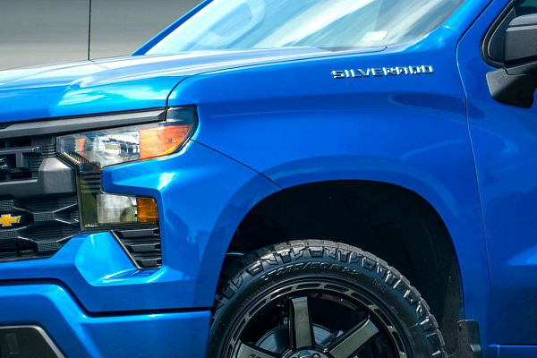 Фото дисков 4PLAY 4P63 Черный глянец на Chevrolet Silverado IV