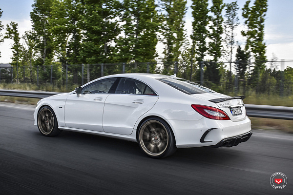 Фото дисков Vossen M-X3 Глянцевая шампань на Mercedes-Benz CLS (C218)