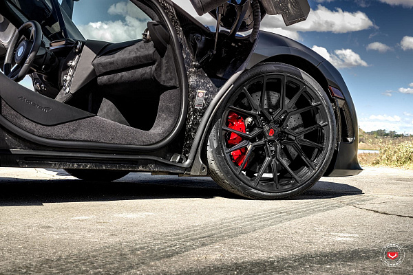 Фото дисков Vossen M-X3 Глянцевый темный лак на McLaren 720S