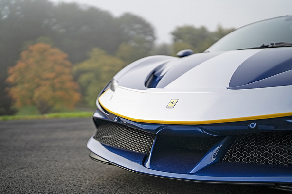 Фото дисков Strasse Wheels SV10 Track Сатиновый лак на Ferrari SF90