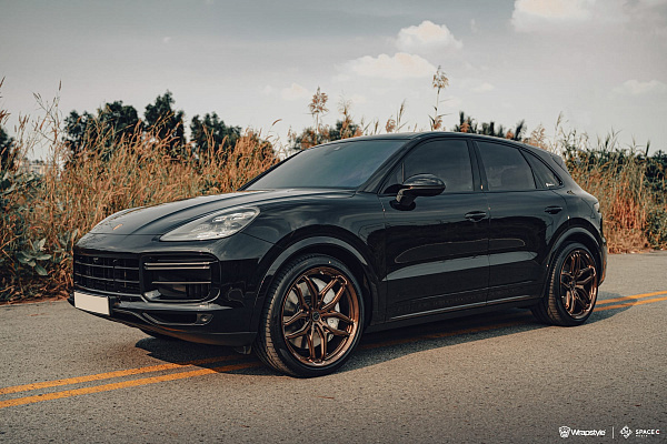 Фото дисков Brixton Forged PF12 R / RS Глянцевая бронза на Porsche Cayenne III