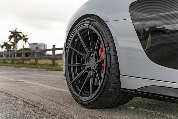 Фото дисков Strasse Wheels SV10 Deep Concave Duoblock Черный сатин на Audi R8 (4S)