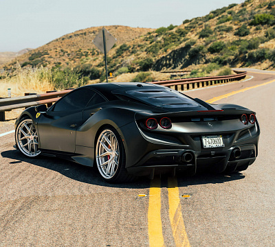 Фото дисков HRE S101SC на Ferrari F8