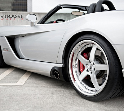 Фото дисков Strasse Wheels S5 Performance на Dodge Viper