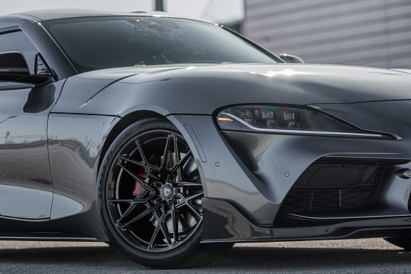 Фото дисков Anrky S1-X2 Глянцевый темный лак на Toyota Supra A90