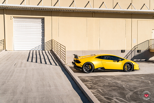 Фото дисков Vossen M-X2 Черный сатин на Lamborghini Huracan