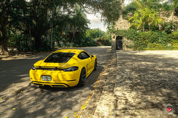 Фото дисков Vossen CG-210 Сатиновый графит на Porsche Cayman III