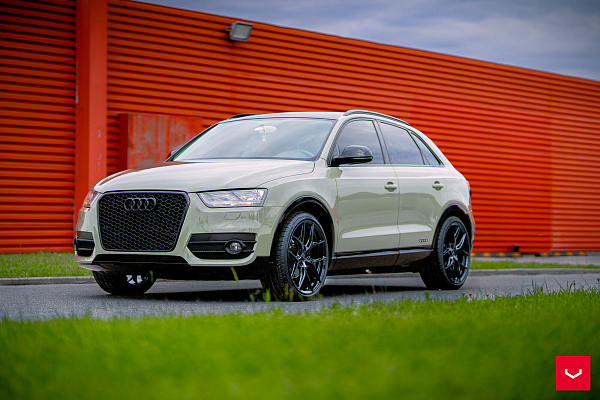 Фото дисков Vossen HF-5 Черный глянец на Audi Q3 (8U)