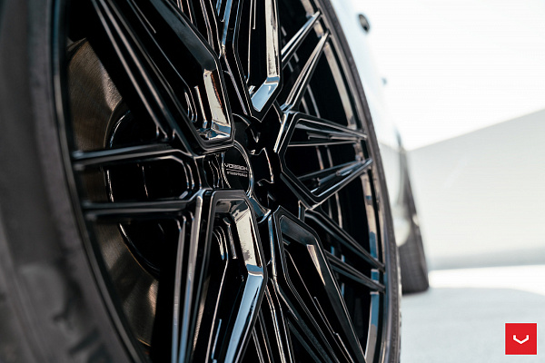 Фото дисков Vossen HF-7 Черный глянец на Range Rover Sport II