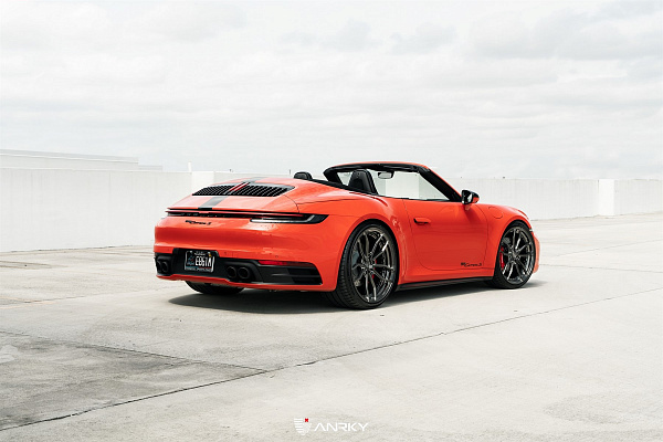 Фото дисков Anrky AN21 Глянцевый темный лак на Porsche 911 VIII