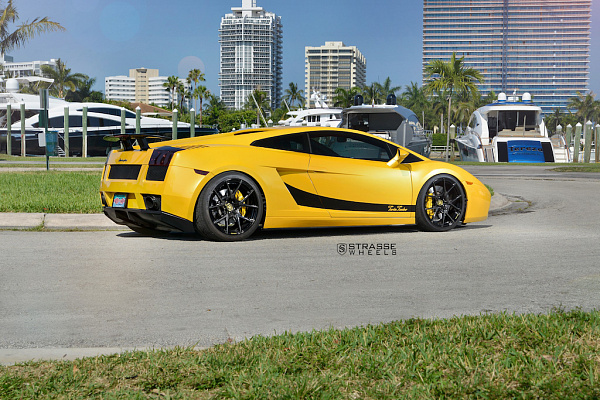 Фото дисков Strasse Wheels SM5R Deep Concave Monoblock Другой цвет на Lamborghini Gallardo