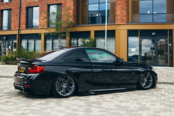 Фото дисков Bola FLF Глянцевый графит на BMW 2/M2 (F22/F87)