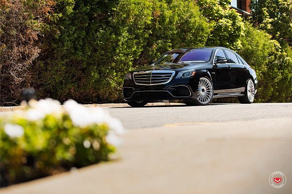 Фото дисков Vossen S17-13 Глянцевый лак на Mercedes-Benz S-Class (W222, C217)