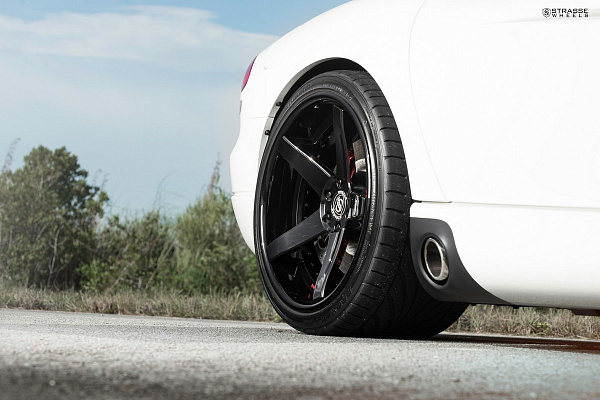 Фото дисков Strasse Wheels S5 Deep Concave Черный глянец на Dodge Viper
