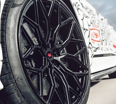 Фото дисков Vossen S17-01 на Lamborghini Urus