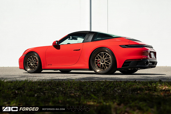 Фото дисков BC Forged MHK519 Сатиновая бронза на Porsche 911 VIII