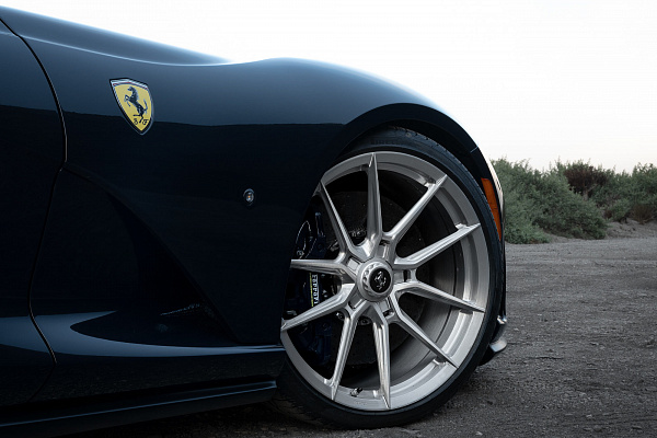 Ferrari 812