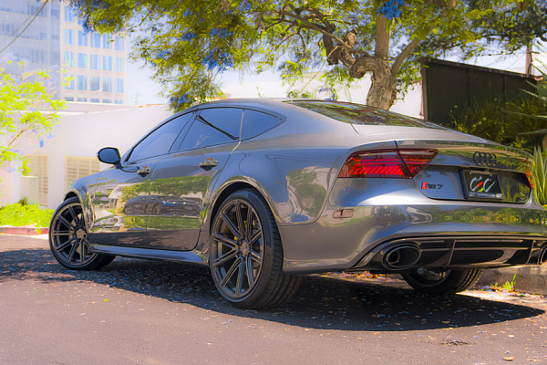 Фото дисков CEC C882 Глянцевый темный лак на Audi A/RS 7 (4G)