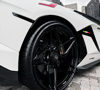 Фото дисков Brixton Forged PF5 на Lamborghini Aventador
