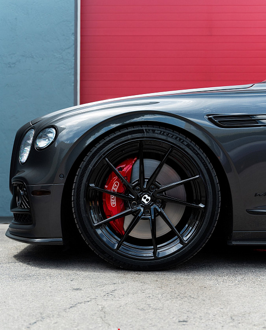 Фото дисков AN23 Черный глянец на Bentley Flying Spur III