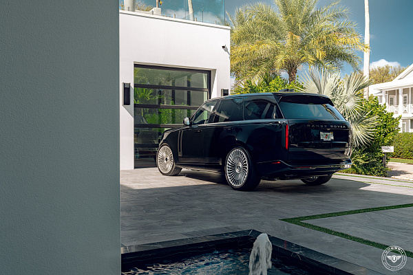 Фото дисков Vossen UV-5 Глянцевый лак на Range Rover V