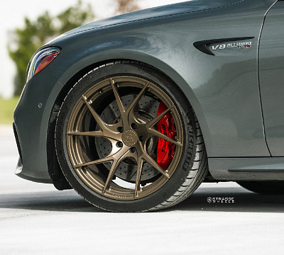 Фото дисков Strasse Wheels SM5RT Deep Concave Monoblock на Mercedes-Benz E-Class (W213, S213, C238)