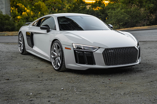 Audi R8 V10