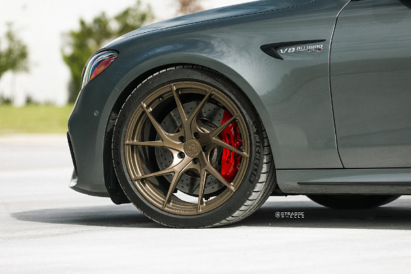 Mercedes Benz E63 S AMG