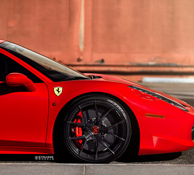 Фото дисков Strasse Wheels SM5R Deep Concave Monoblock на Ferrari 458