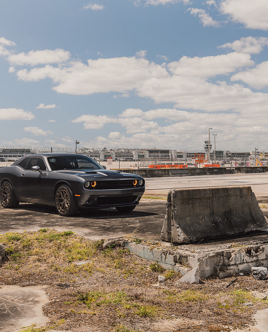 Фото дисков HFX-1 (5-Lug) Сатиновая бронза на Dodge Challenger III