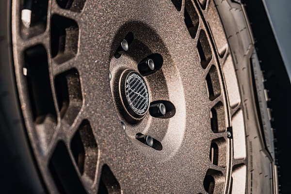 Фото дисков Brixton Forged TR09 AERO1 Другой цвет на Tesla Cybertruck