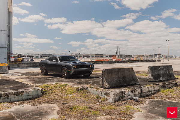 Фото дисков Vossen HFX-1 (5-Lug) Сатиновая бронза на Dodge Challenger III