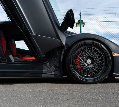 Фото дисков HRE 501 на Lamborghini Revuelto