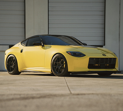 Фото дисков Rotiform LTN-J на Nissan Z