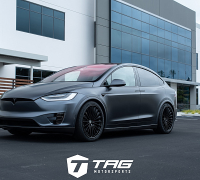 Фото дисков HRE S209H на Tesla Model X