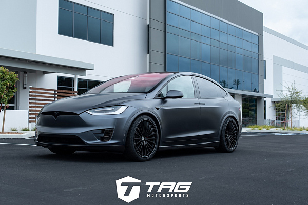Фото дисков HRE S209H Черный сатин на Tesla Model X