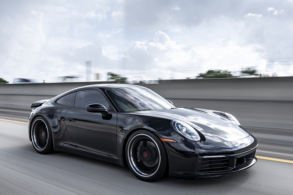 Фото дисков Strasse Wheels SV5 Deep Concave FS Черный сатин на Porsche 911 VIII