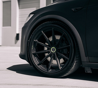 Фото дисков Brixton Forged R11-R на Tesla Model X