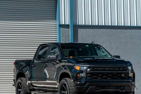 Фото дисков 4PLAY 4P63 Черный глянец на Chevrolet Silverado IV