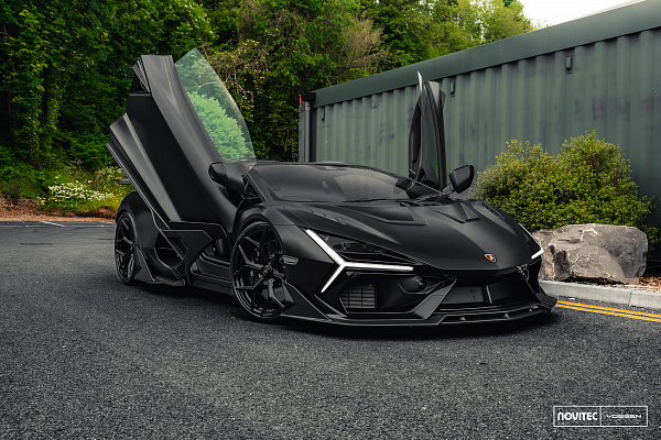 Фото дисков NOVITEC NL4 Черный глянец на Lamborghini Revuelto
