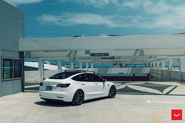 Фото дисков Vossen HF-3 Сатиновый графит на Tesla Model 3